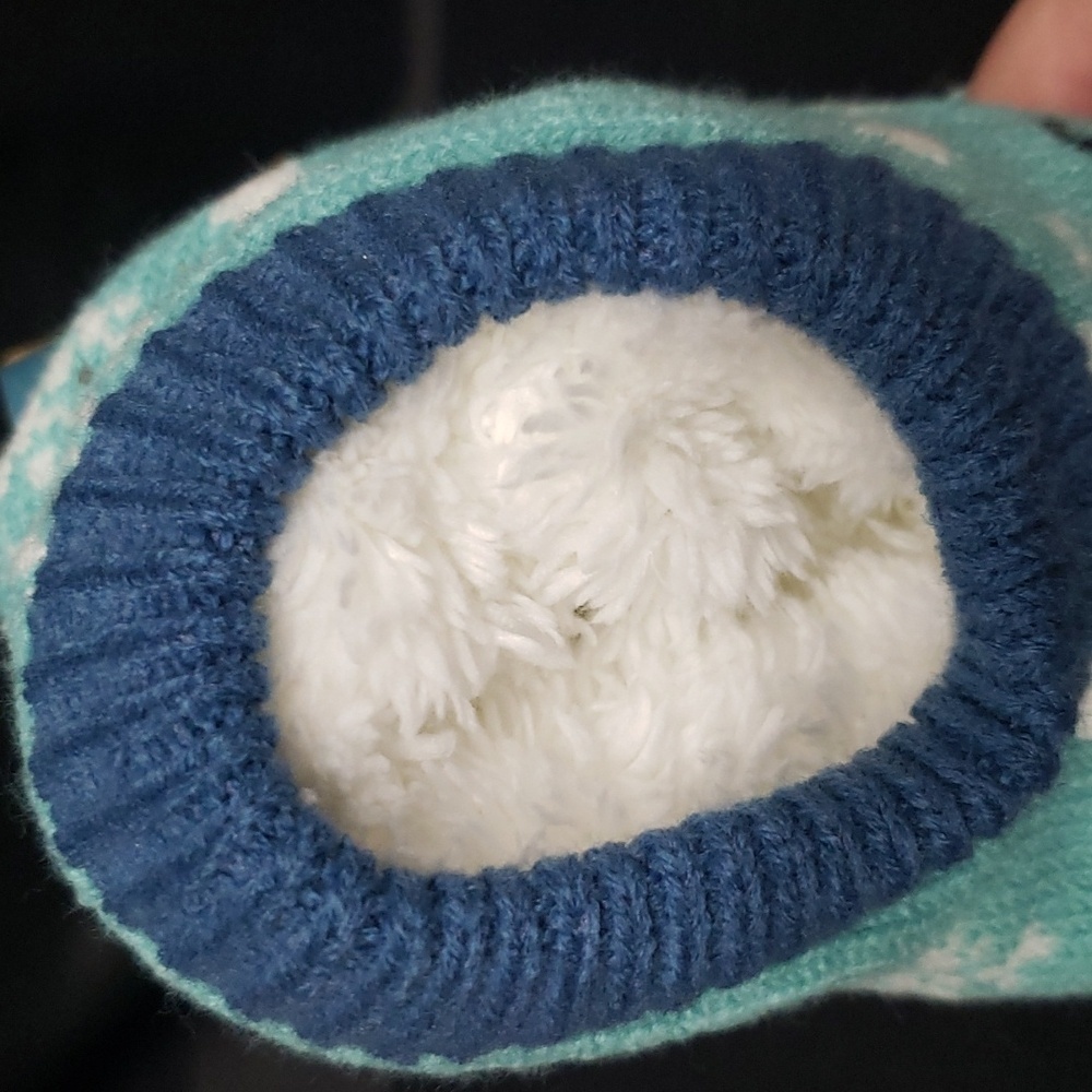Disney NWT Lilo & Stitch Holiday Stretch Plush Slipper/Socks, 4-10 - Picture 5 of 6